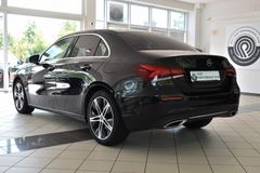 MERCEDES-BENZ A 220 d 4Matic Lim.~Teilleder~LED~Navi~Automatik
