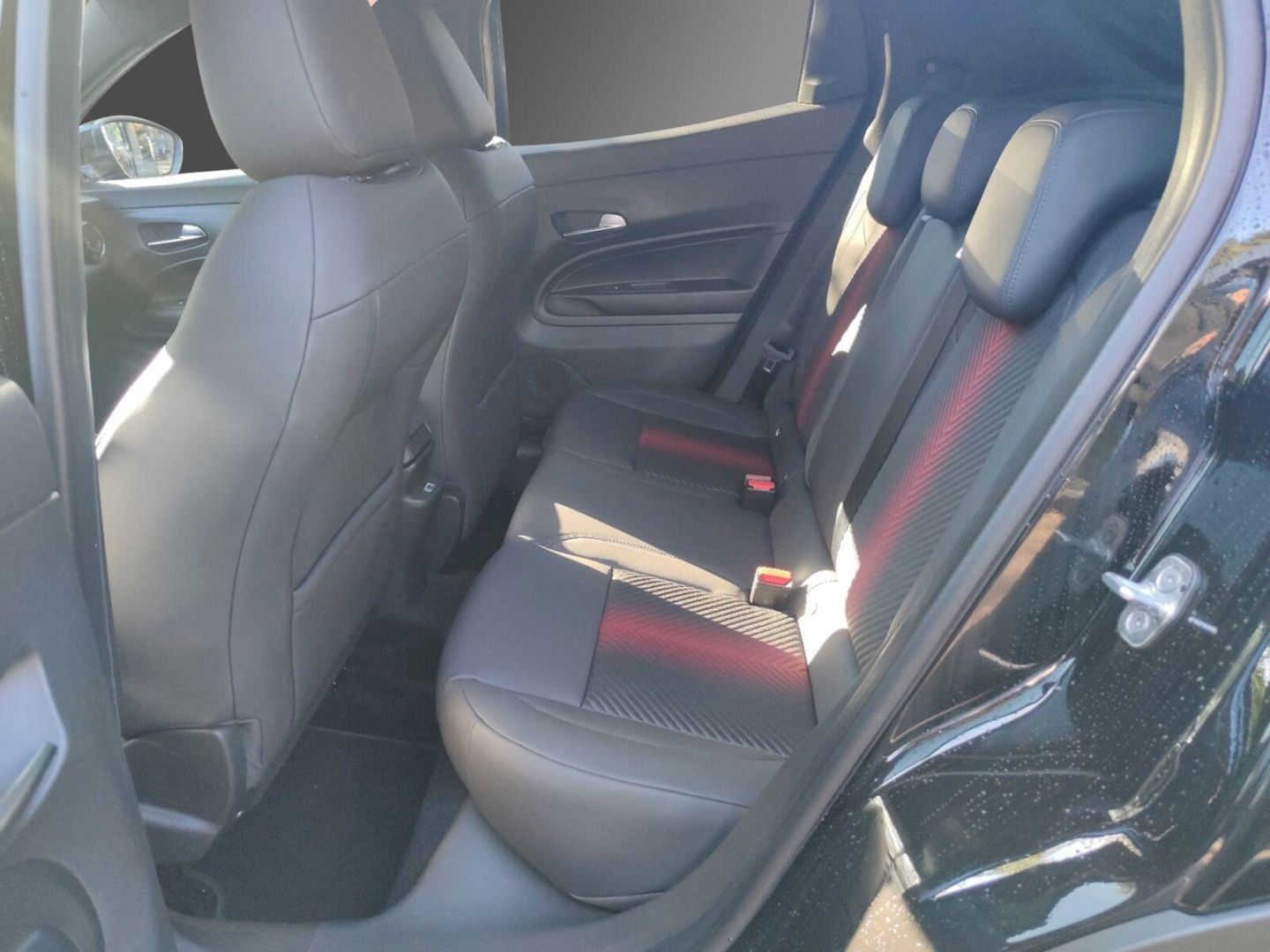 Fahrzeugabbildung Alfa Romeo Junior Elettrica SPECIALE 115kW - Technologie