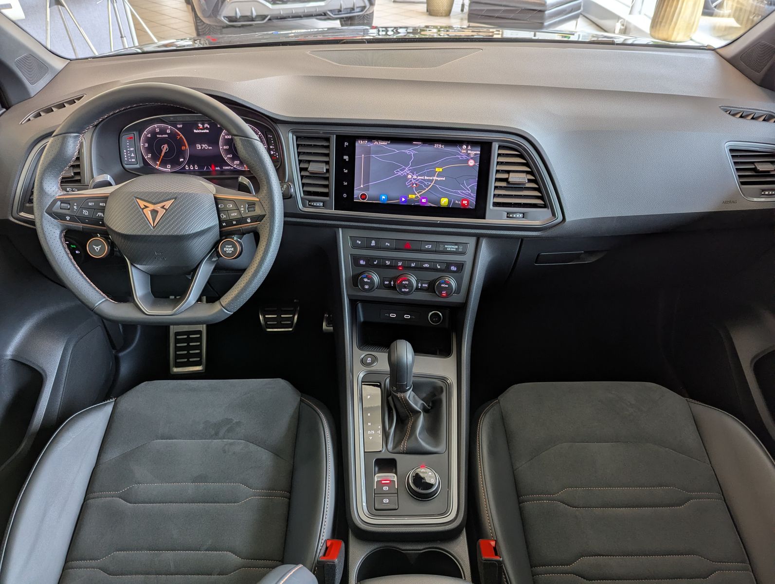 Fahrzeugabbildung CUPRA Ateca 1.5 TSI DSG Business-Plus AHK-Vorb. 19"