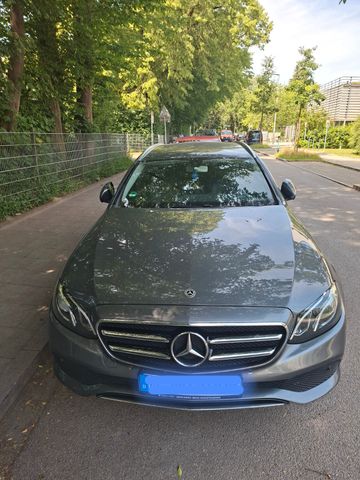 MERCEDES-BENZ E 220 d T Autom. -