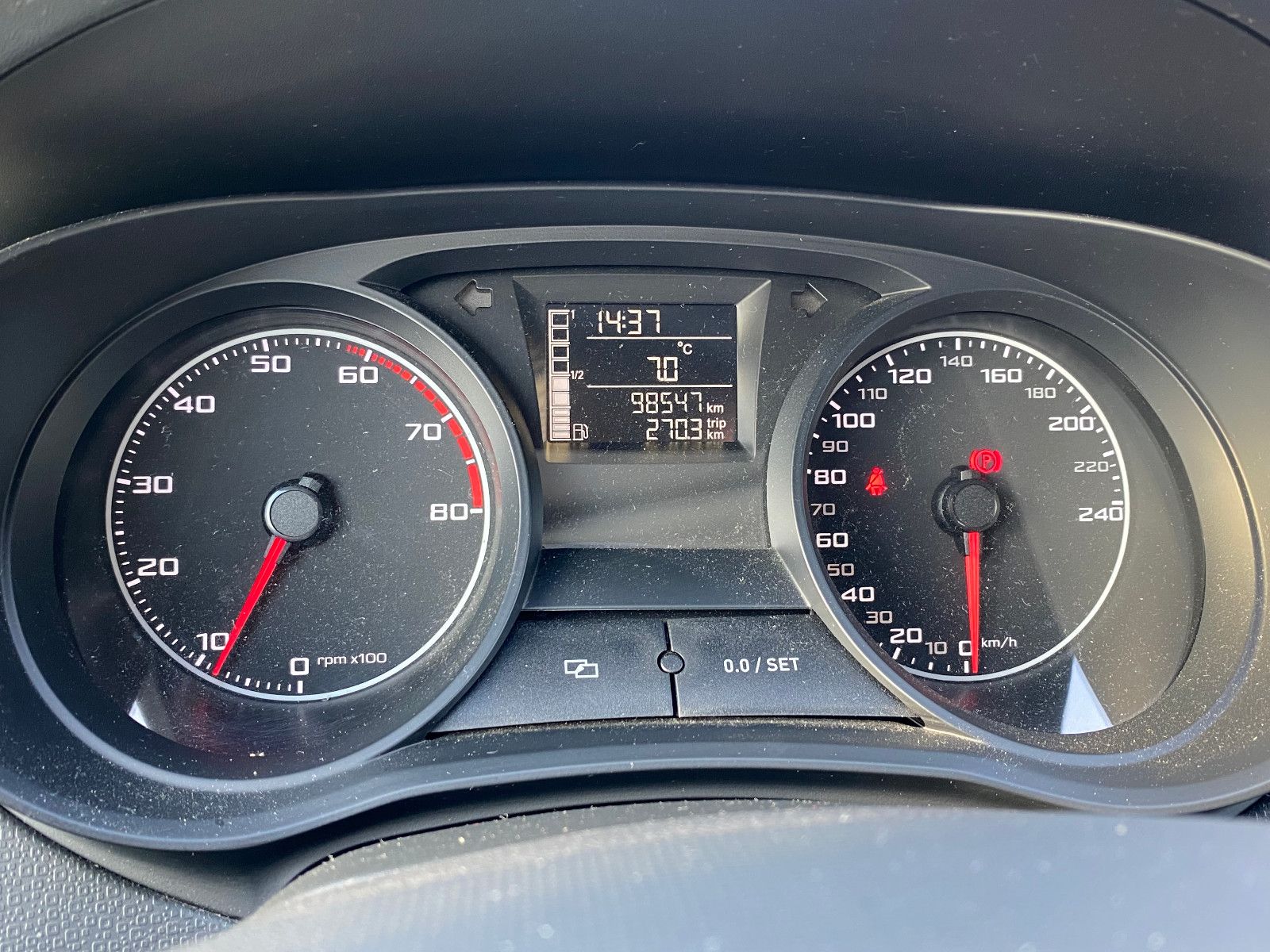 Fahrzeugabbildung SEAT Ibiza SC 1,4 16V Cool&Sound Salsa