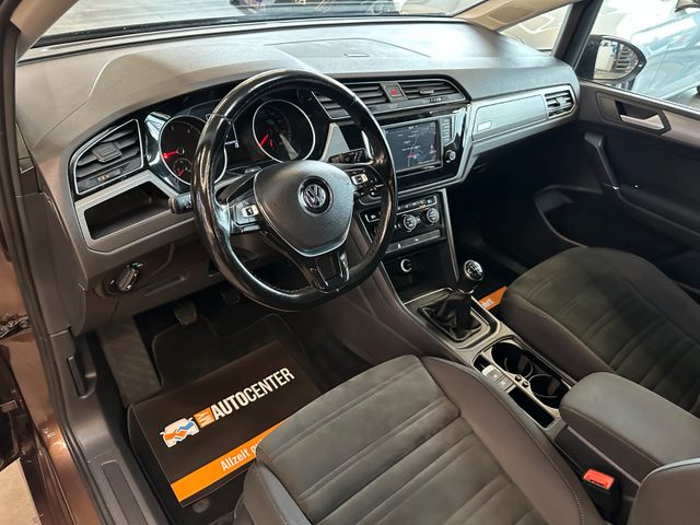 Volkswagen Touran*7-Sitzer*MASSAGE*ACC*AHK*NAV*STHZ*