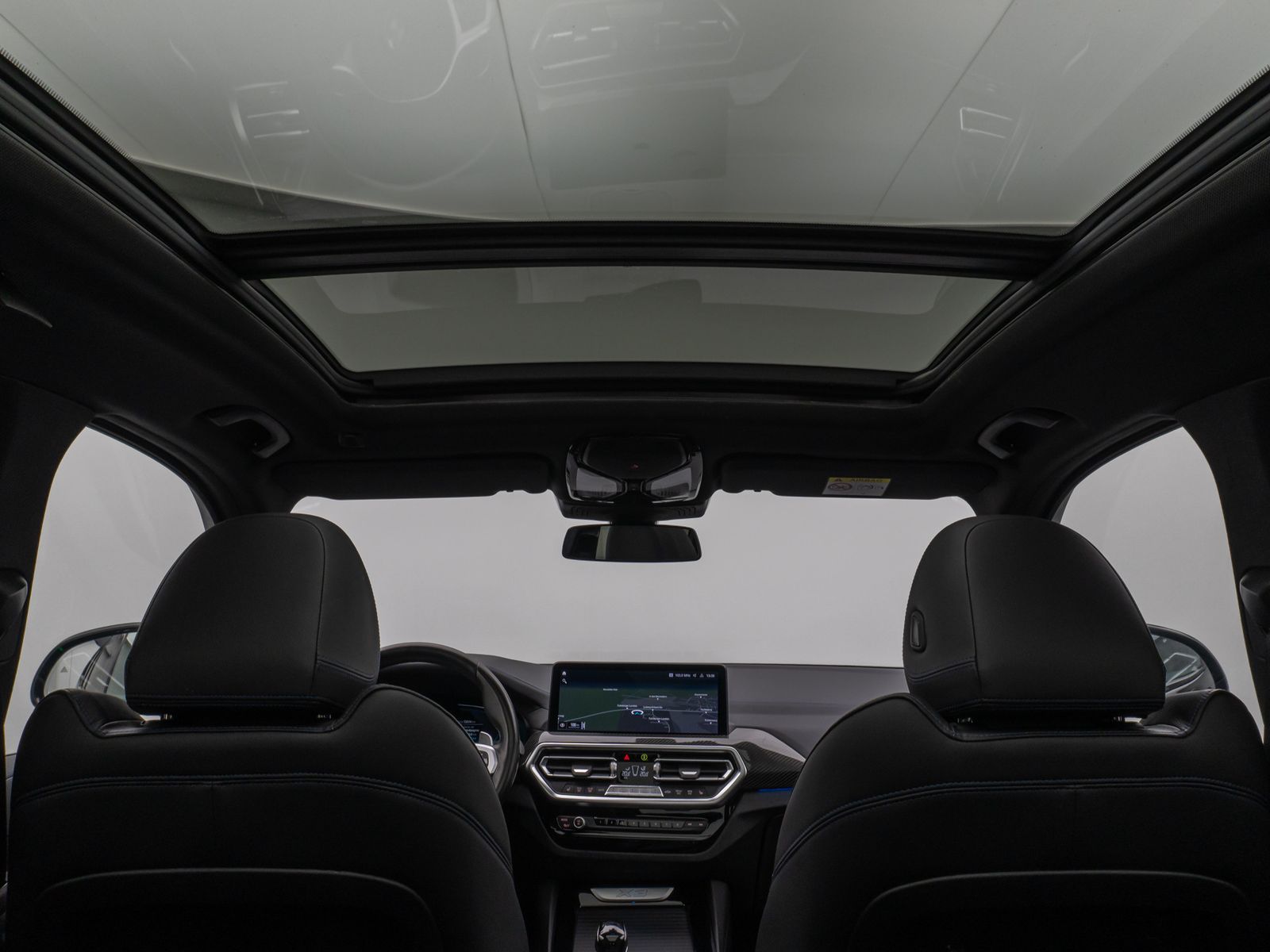 Fahrzeugabbildung BMW X3 xD30e M Sport Panorama Kamera HUD DAB H/K 21"