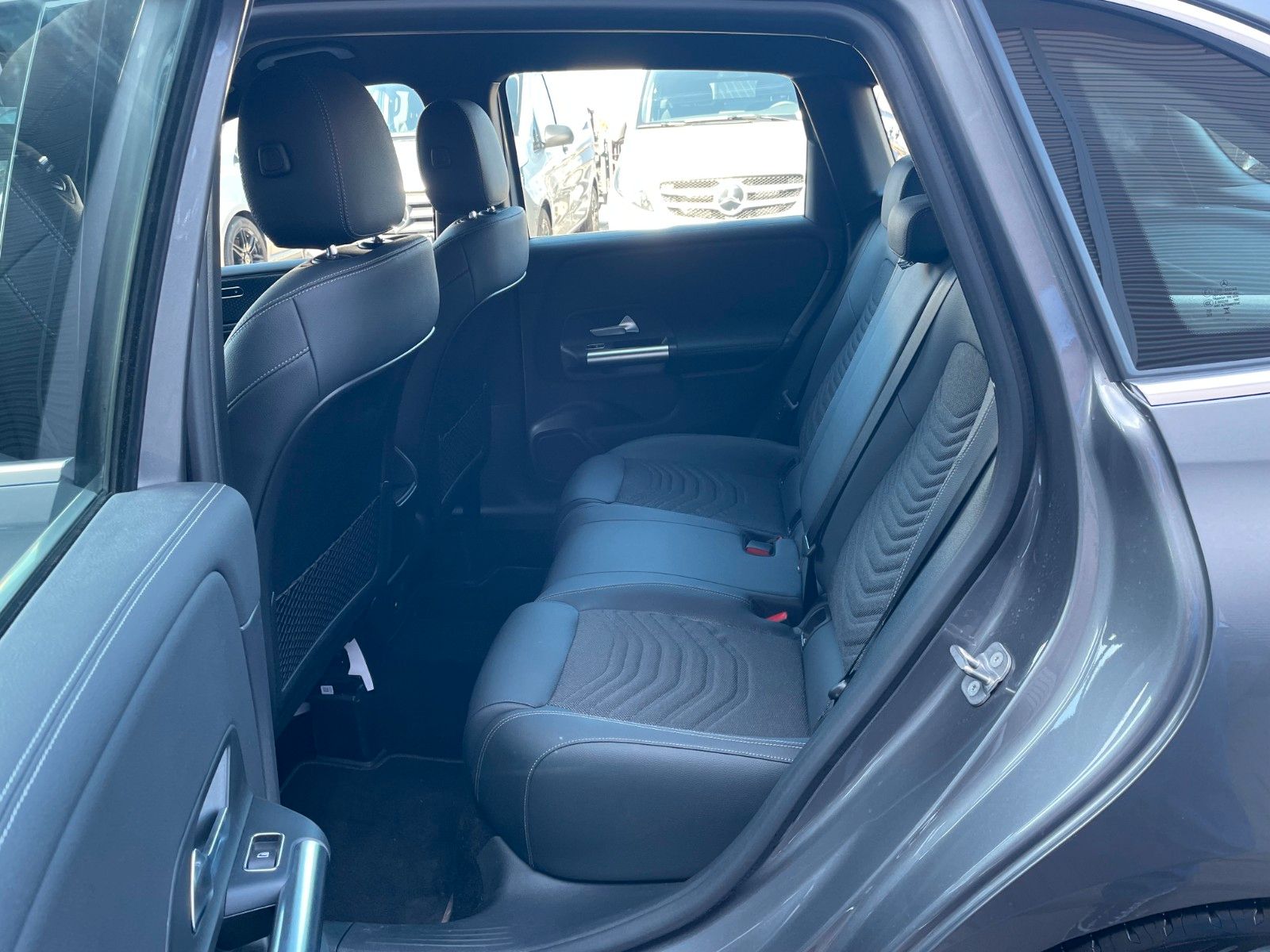 Fahrzeugabbildung Mercedes-Benz B 200 d Progressive R-Kamera+Carplay+El.Heckklap