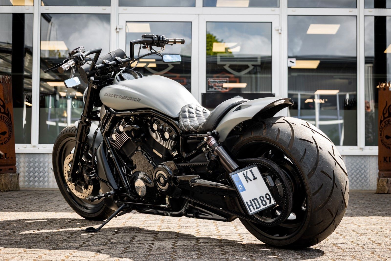 Fahrzeugabbildung Harley-Davidson VRSCDX Night Rod Special - Remus - Mini Ape