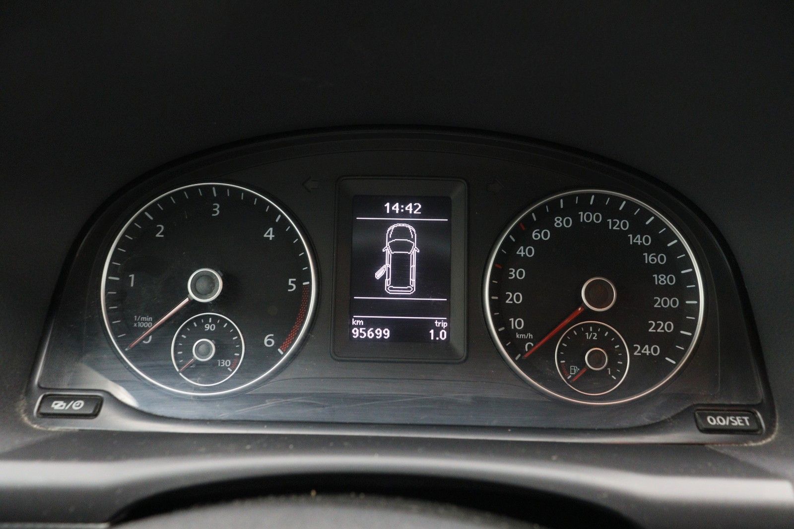 Fahrzeugabbildung Volkswagen Touran Life BMT AHK Navi PDC
