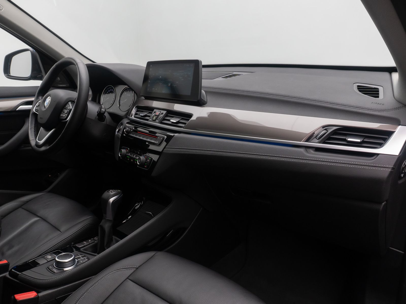 Fahrzeugabbildung BMW X1 xD25e xLine Panorama H/K Kamera DAB HUD Voll