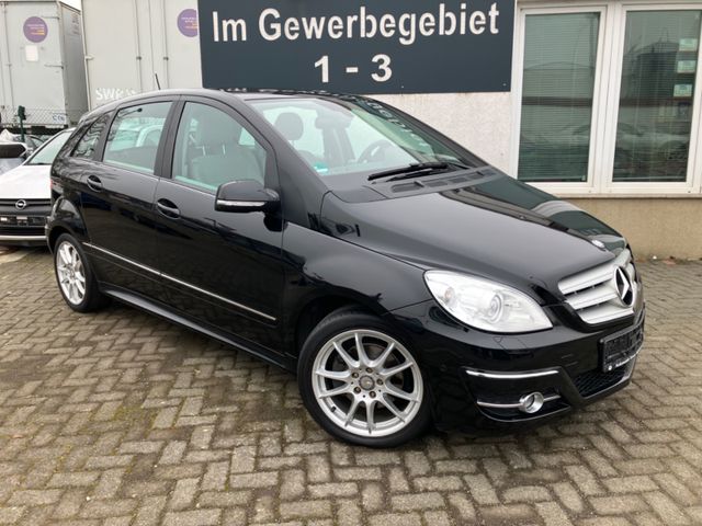 Mercedes-Benz B 180 CDI Sport-Pakt COMAND-PANO-AHK-XENON-SHZ