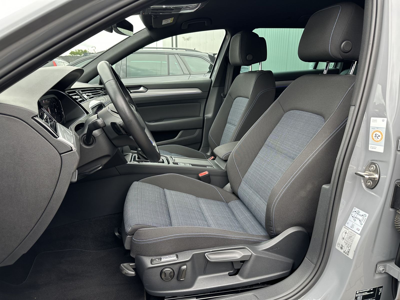 Fahrzeugabbildung Volkswagen Passat Variant 1.4 TSI DSG GTE NAV+LED+AHK+VCOCK