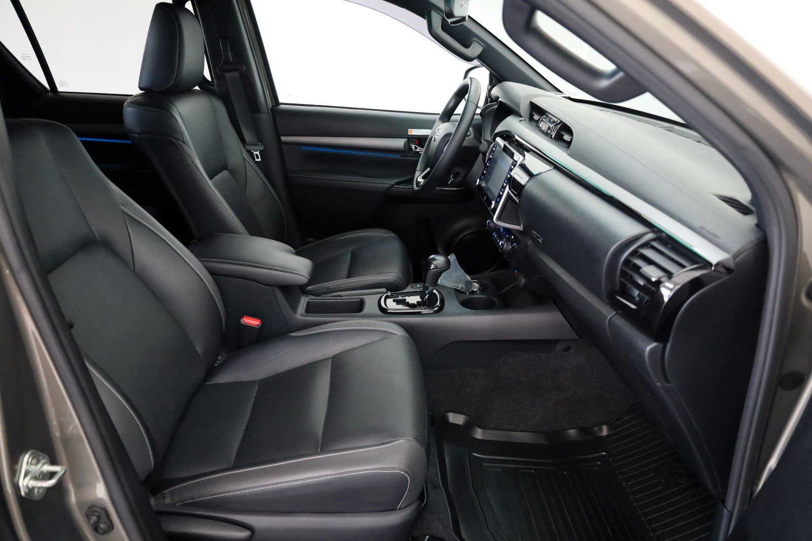 Fahrzeugabbildung Toyota Hilux 2.8 D-4D Invincible Sport,Leder,ACC,AHK+WR
