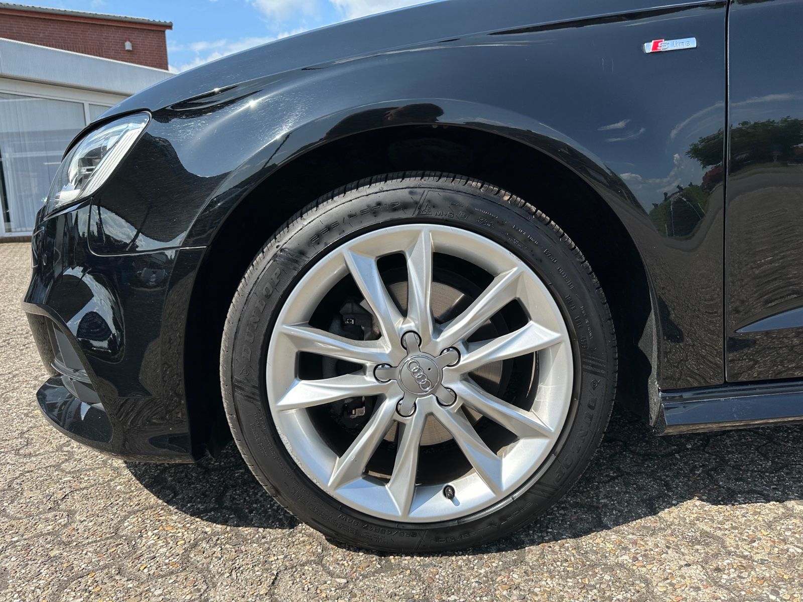 Fahrzeugabbildung Audi A3 2.0 TDI Sportback S line S tronic Navi/BiXeno