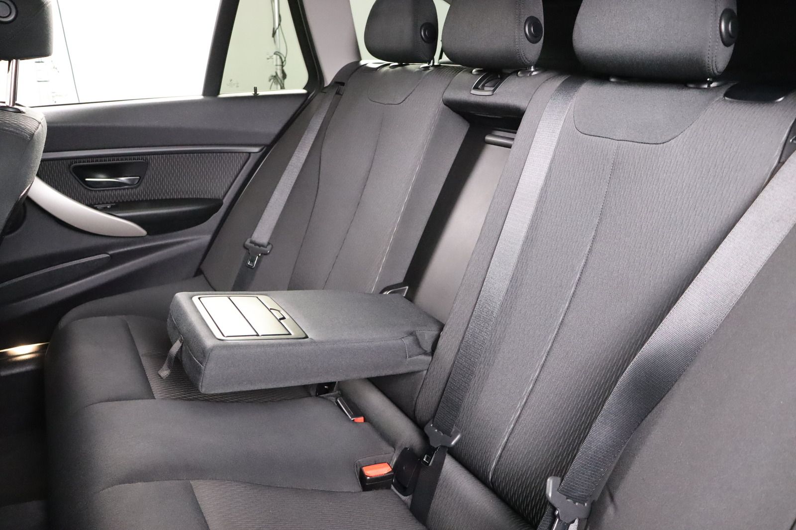 Fahrzeugabbildung BMW 320 i Touring xDrive * Bi- Xenon * Navi