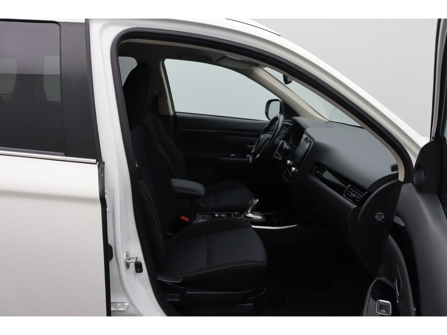 Fahrzeugabbildung Mitsubishi Plug-in Hybrid Outlander PHEV Basis 4WD Tempomat