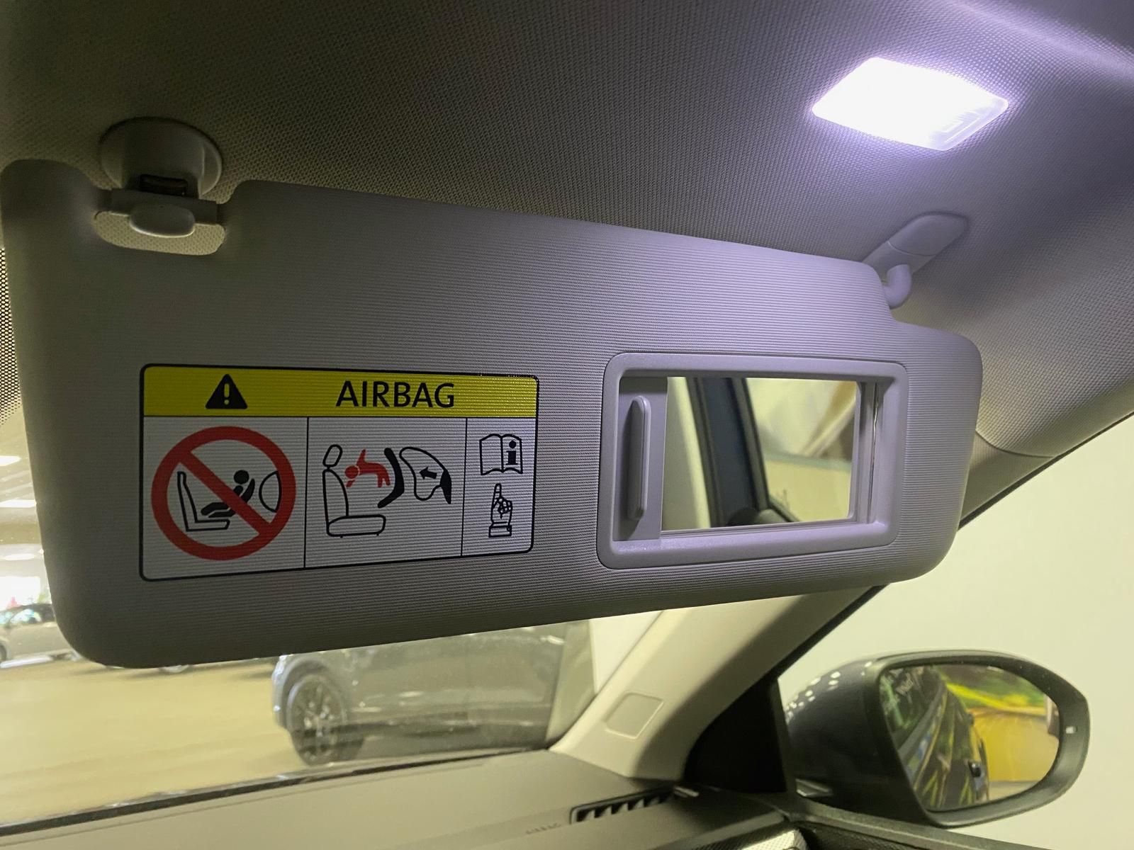 Fahrzeugabbildung Volkswagen Taigo 1.5 16V TSI ACT Life+APP+MATRIX+ALLWETTER+
