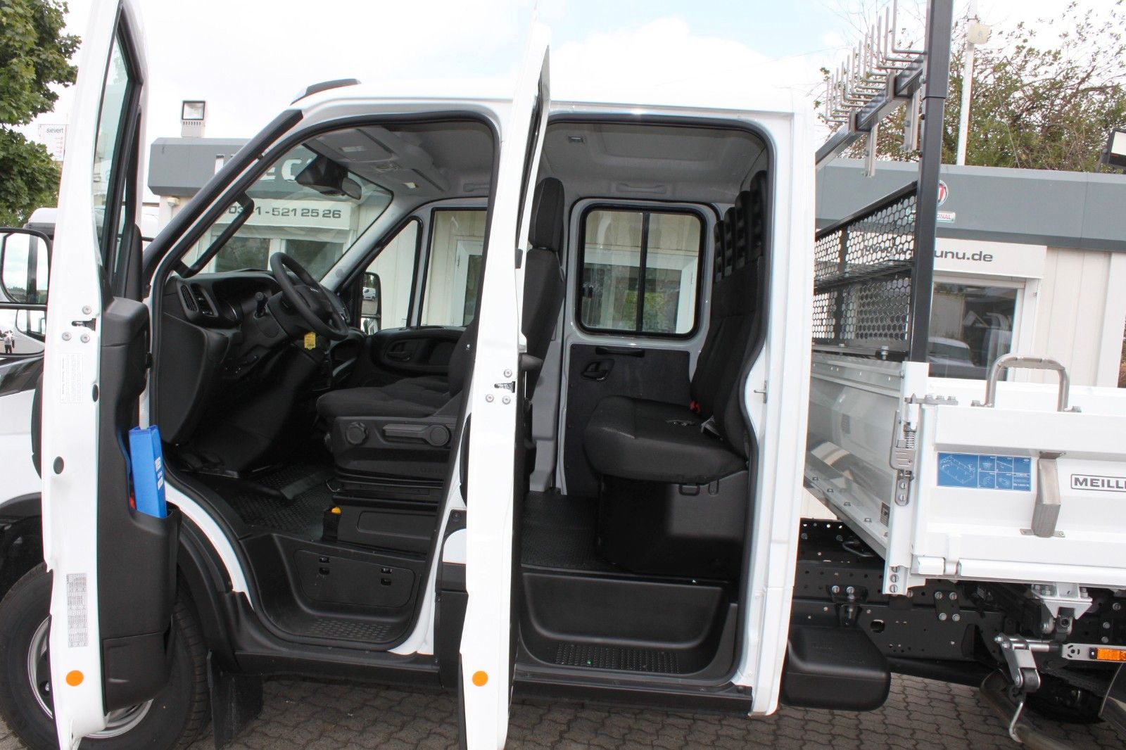 Fahrzeugabbildung Iveco 70C18 DoKa Meiller Kipper