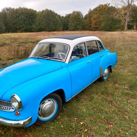 Autres Wartburg 311 mit Faltdach