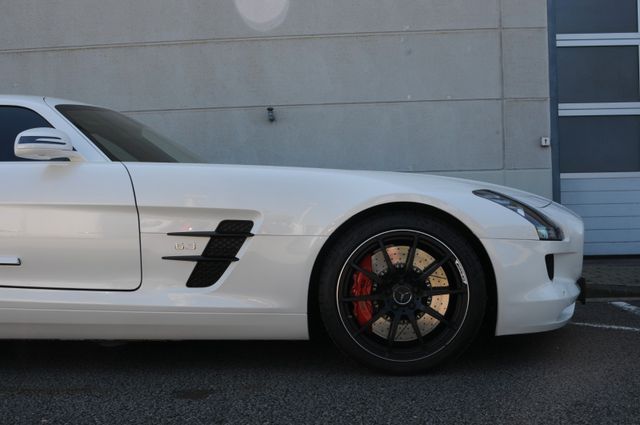 Mercedes-Benz SLS AMG 6.2 V8 Coupe /nur 13tkm/ B&O Sound/ Top