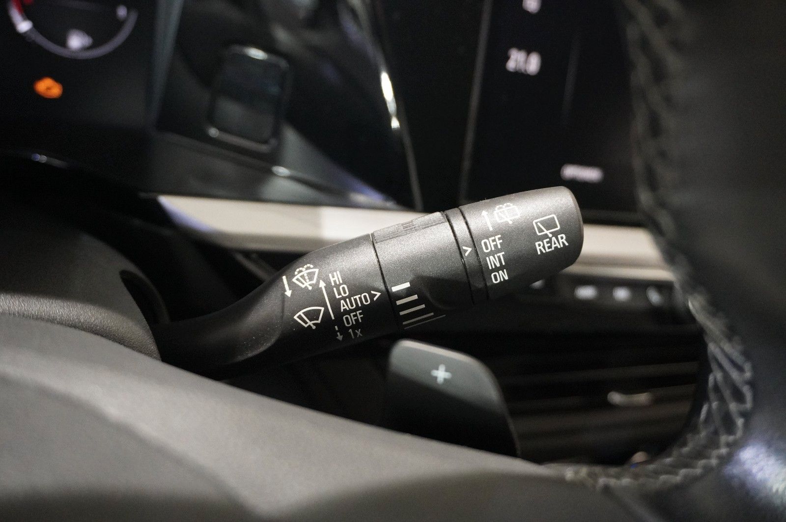 Fahrzeugabbildung Opel Grandland (X) 1.5D ELEGANCE NAVI/LED/KAMERA/AHK