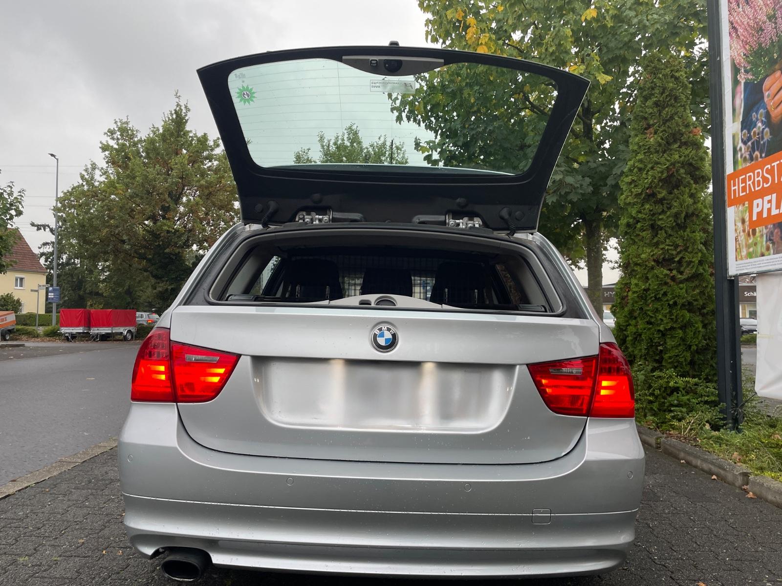 BMW 320 2010 — photo 5