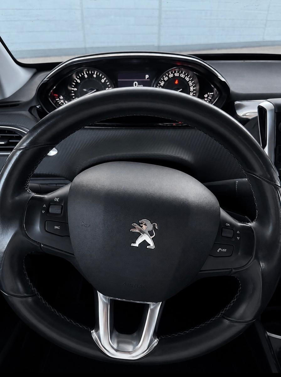 Peugeot 2008 Allure 120 VTi Allure