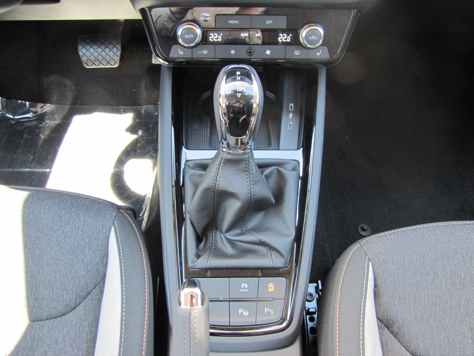 Fahrzeugabbildung SKODA Scala Tour 1.5l TSI 150PS 7-Gang DSG