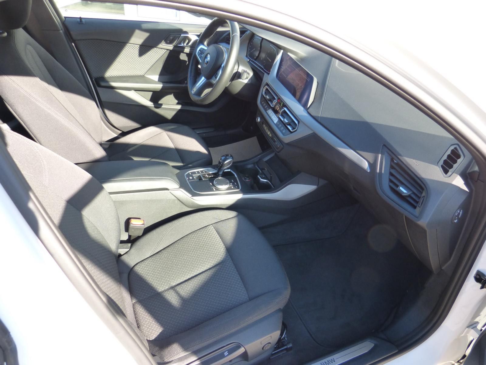 BMW 118i Advantage, Navi,LED,SHZ,Abstandsregelung foto 6