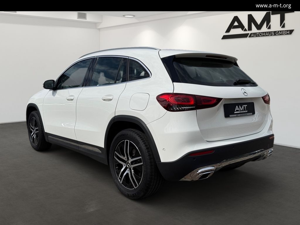MERCEDES-BENZ GLA 200