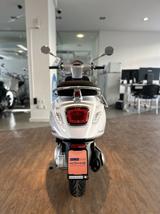 Vespa Primavera 50 E5+ TECH USB LM LED - Roller-CATEGORIES Motorräder in Berlin