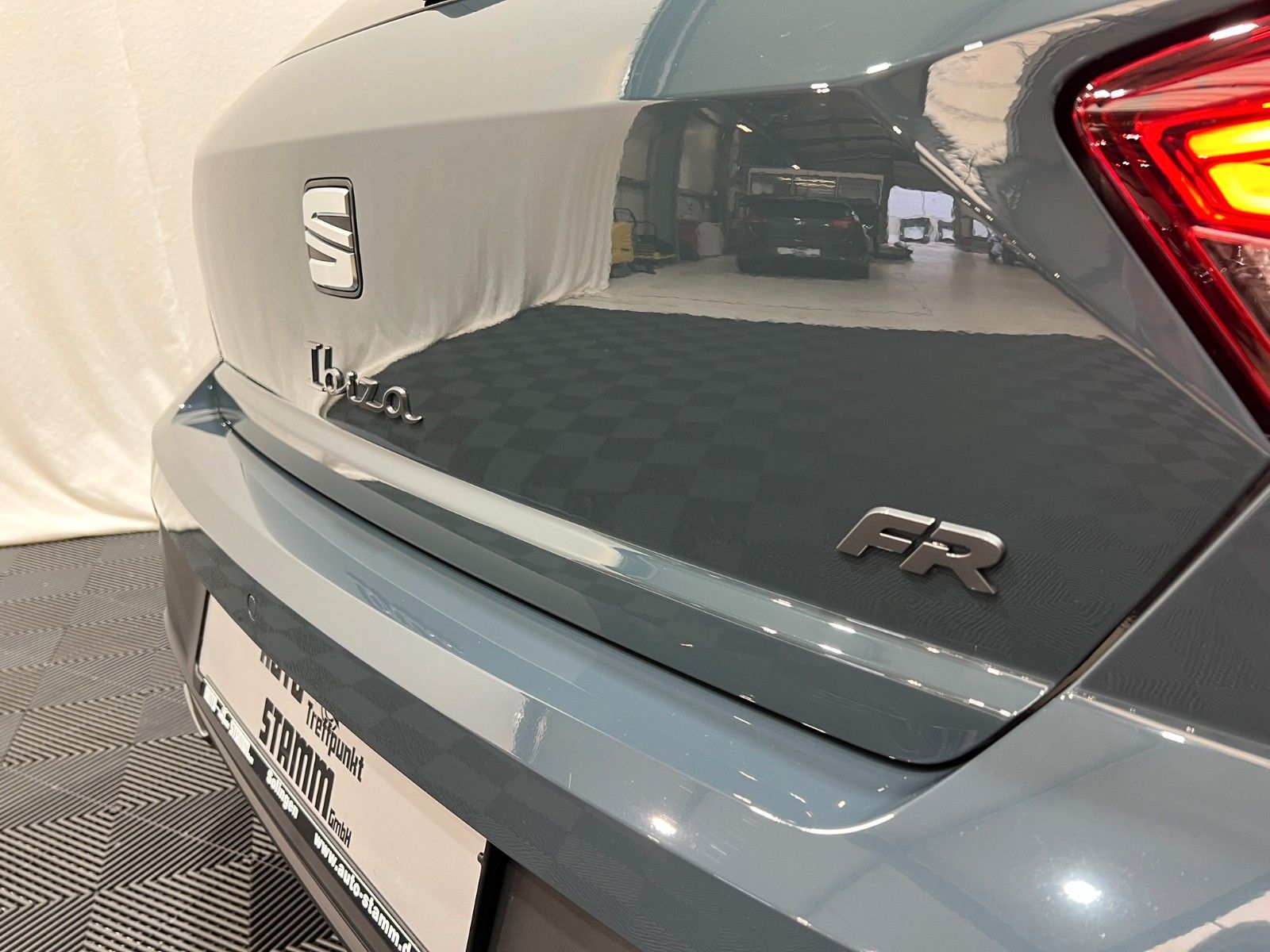 Fahrzeugabbildung SEAT Ibiza 1.0 TSI 85kW FR DSG