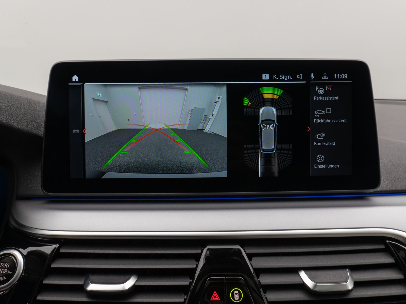 Fahrzeugabbildung BMW 530d  Panorama Kamera Laser HUD DAB HiFi Komfort