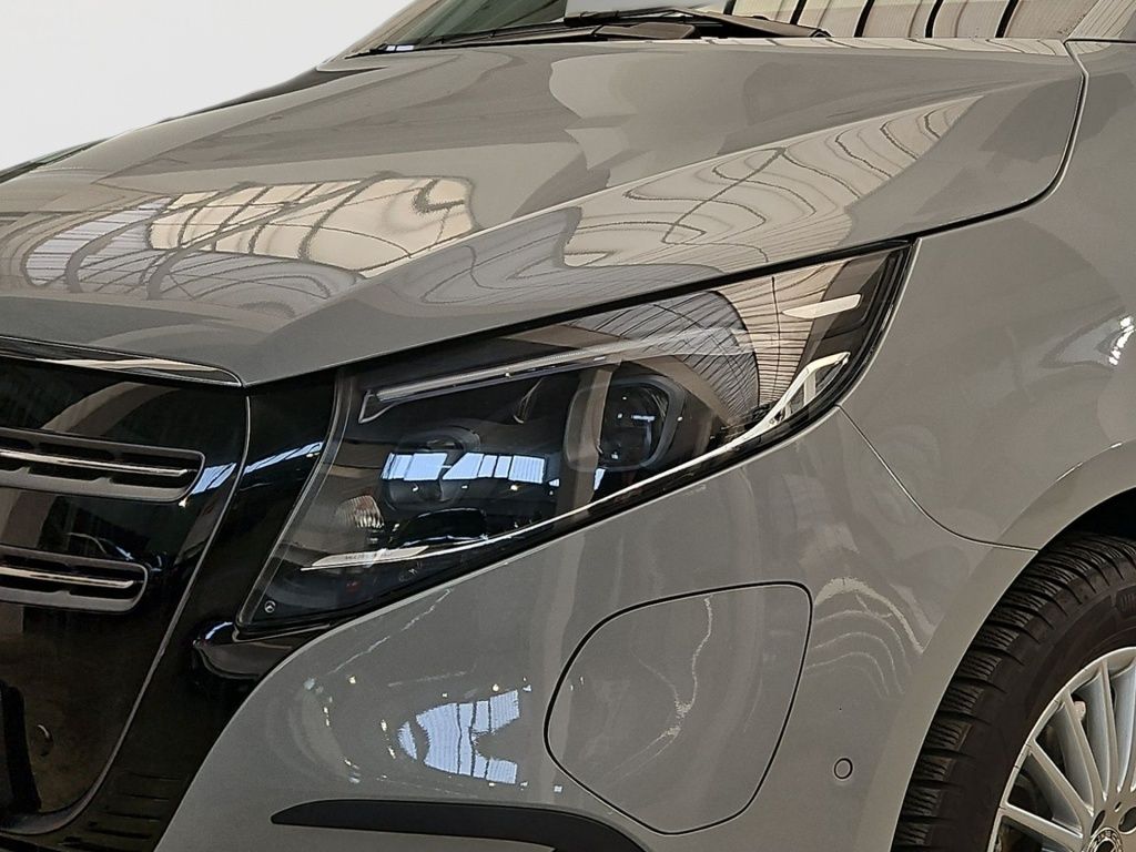 Fahrzeugabbildung Mercedes-Benz EQV 300 lang Nav Distronic Sitzhzg LED RFK Vorkl