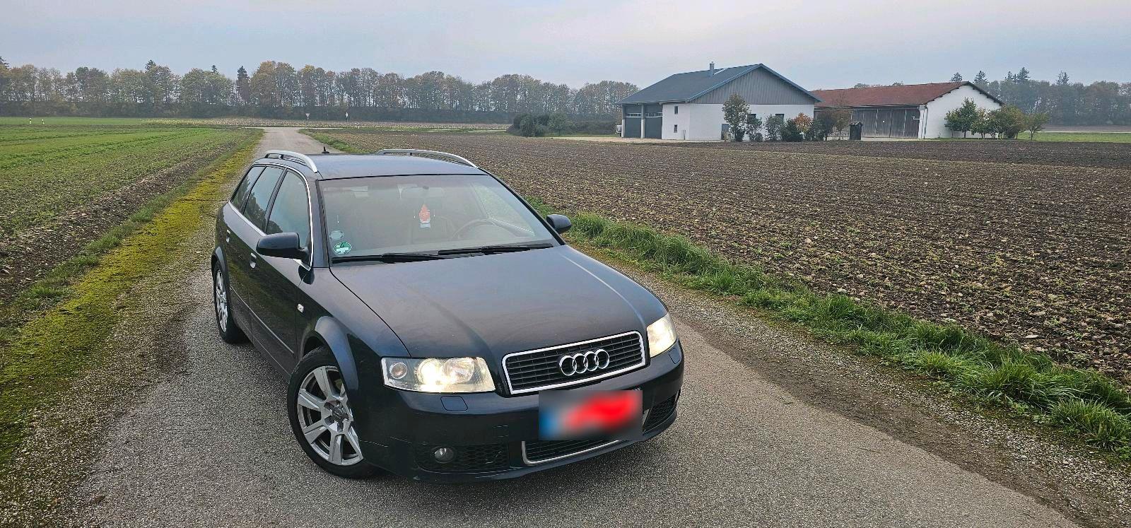 Audi A4 2004 — rear view
