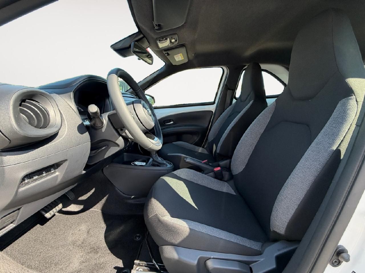 Fahrzeugabbildung Toyota Aygo X Play