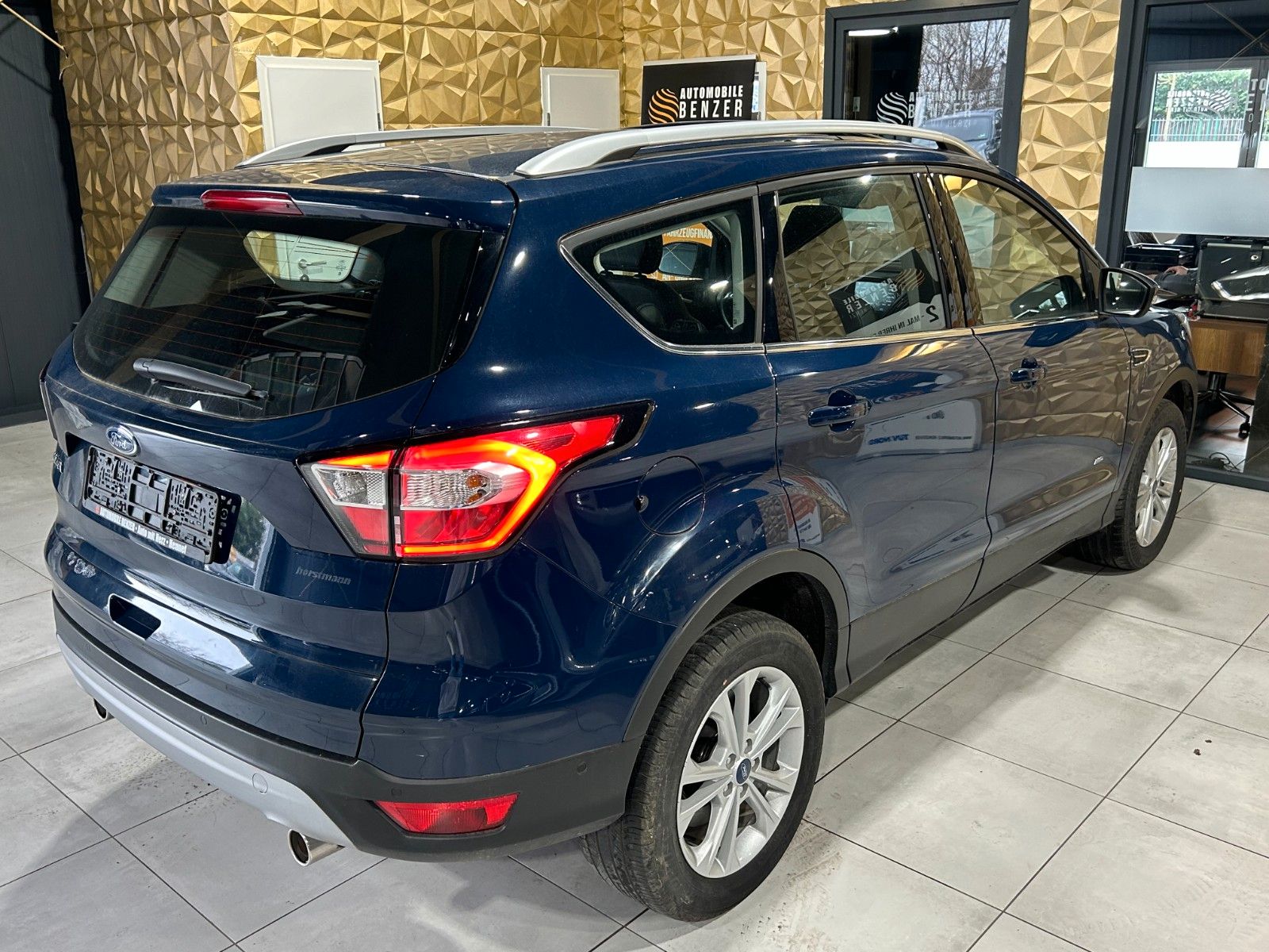 Fahrzeugabbildung Ford Kuga Titanium/PANO/AMBIENTE/KAMERA