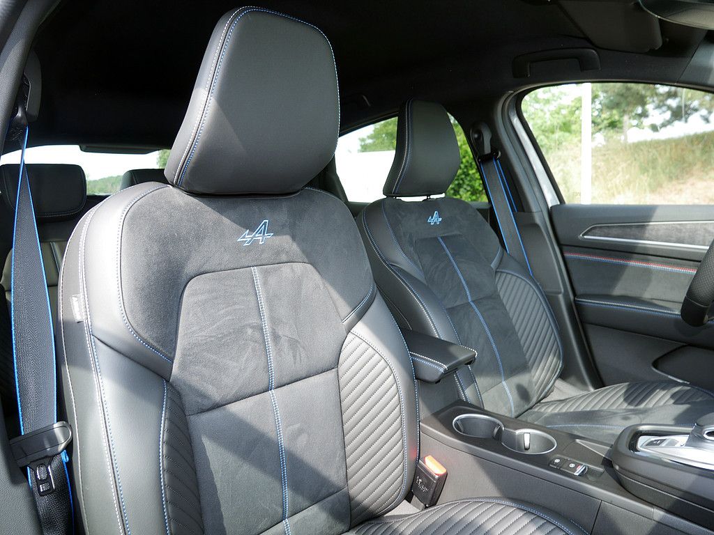 Fahrzeugabbildung Renault Arkana Esprit Alpine TCe 140 EDC