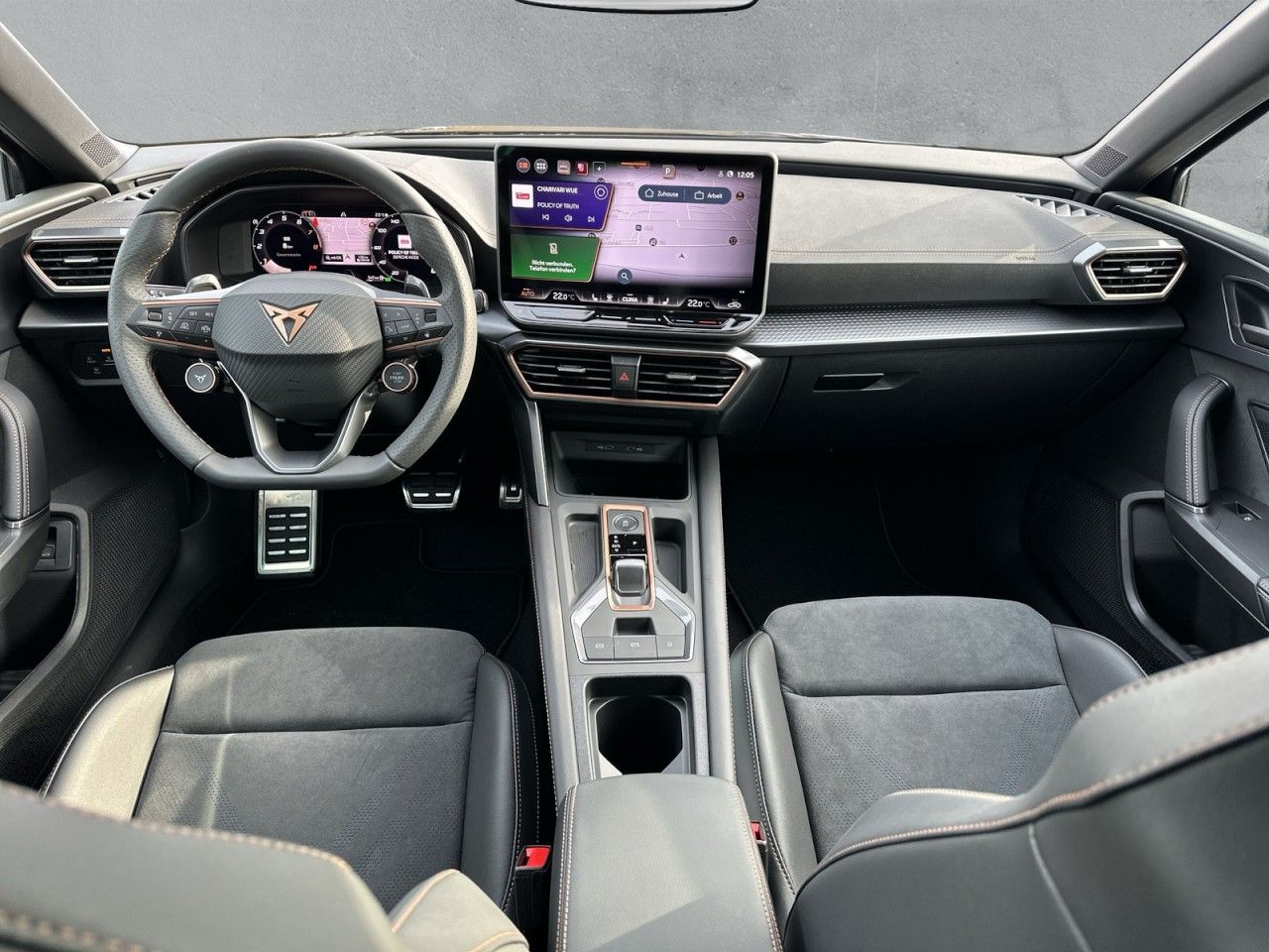 Fahrzeugabbildung CUPRA Leon Sportstourer 2.0 TSI 204 PS DSG 4Drive - mit KI generiert/bearbeitet