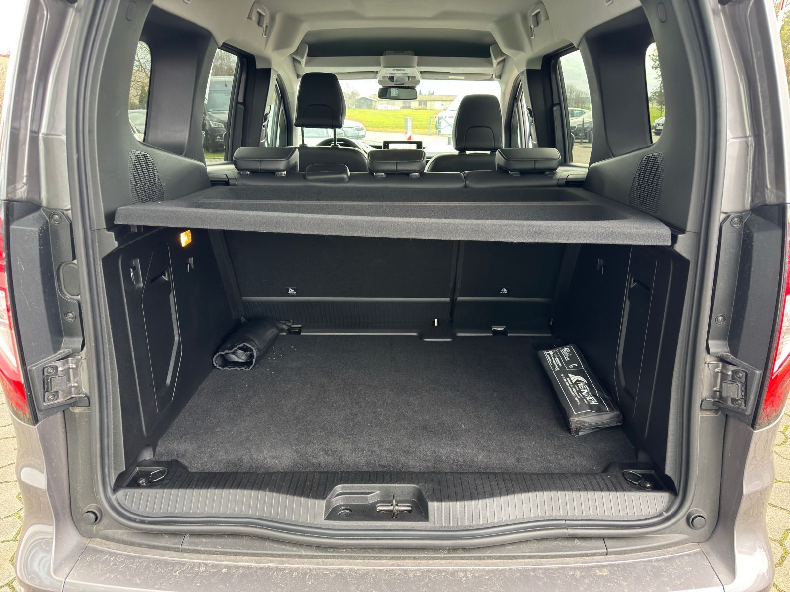 Fahrzeugabbildung Nissan Townstar Kombi 131PS 6-Gang*360°Cam*LED*NAVI*