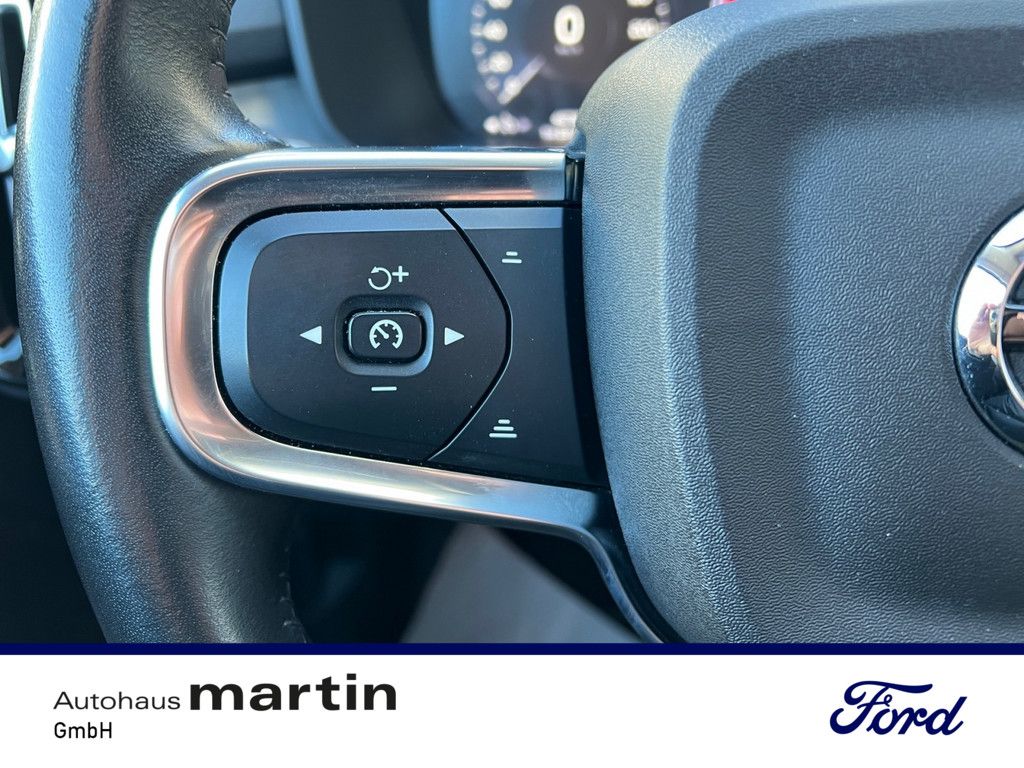 Fahrzeugabbildung Volvo XC40 1.5 R Design Expression Recharge Plug-In Hy