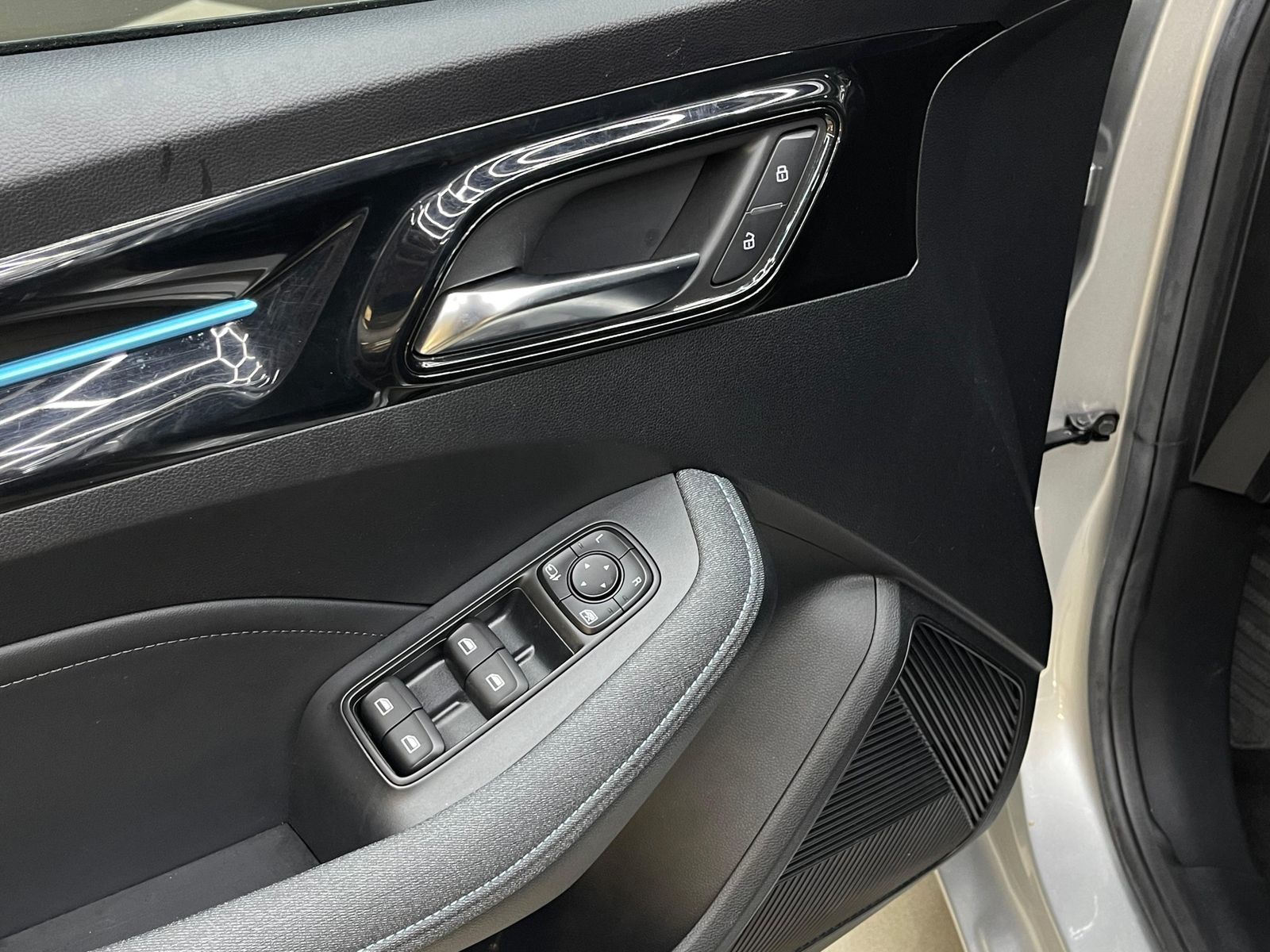 Fahrzeugabbildung MG MG5 61 KWH Luxury NAVI+LED+SHZ+DAB+ACC+360°+DAB+