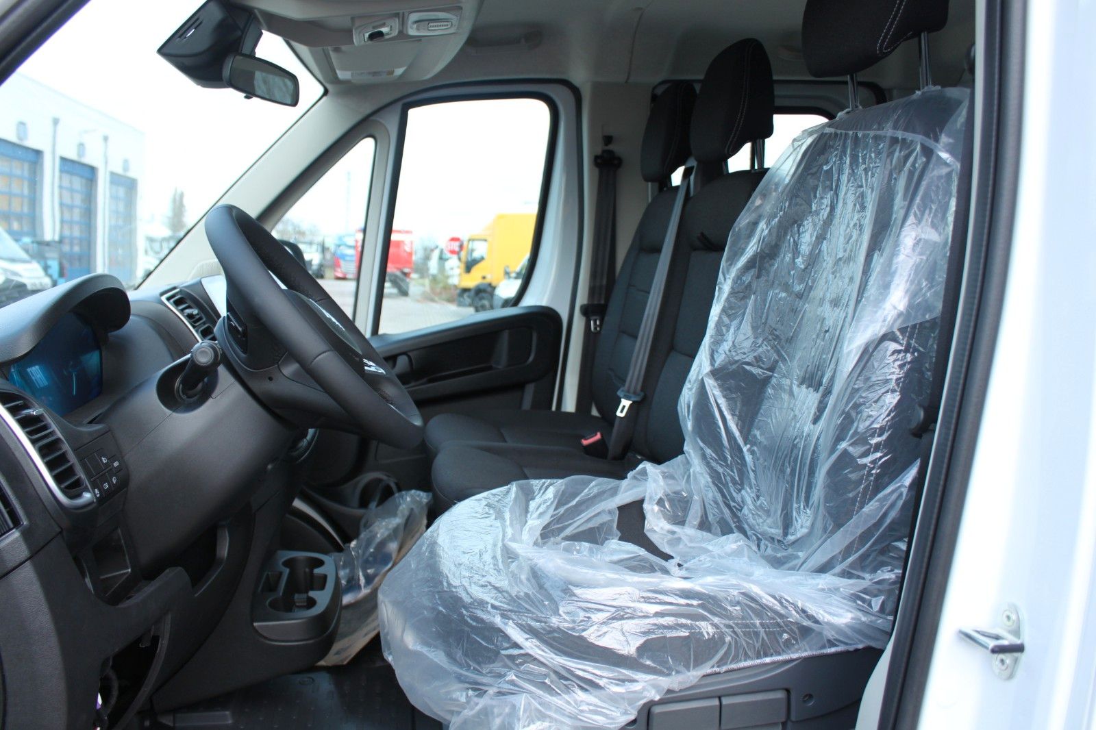Fahrzeugabbildung Fiat Ducato DoKa  Pritsche 35 Standheizung/AHK
