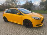 Ford Focus Lim. ST *Recaro Leder*Shz*El.Sitze*Navi* - Ford: Gelb