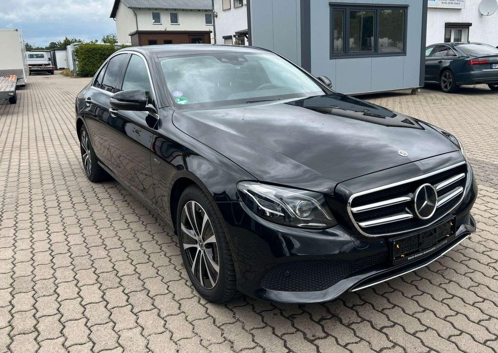 Mercedes-Benz E 300 e Avantgarde 1.Hd. Multibeam ACC SHZ imagem 2