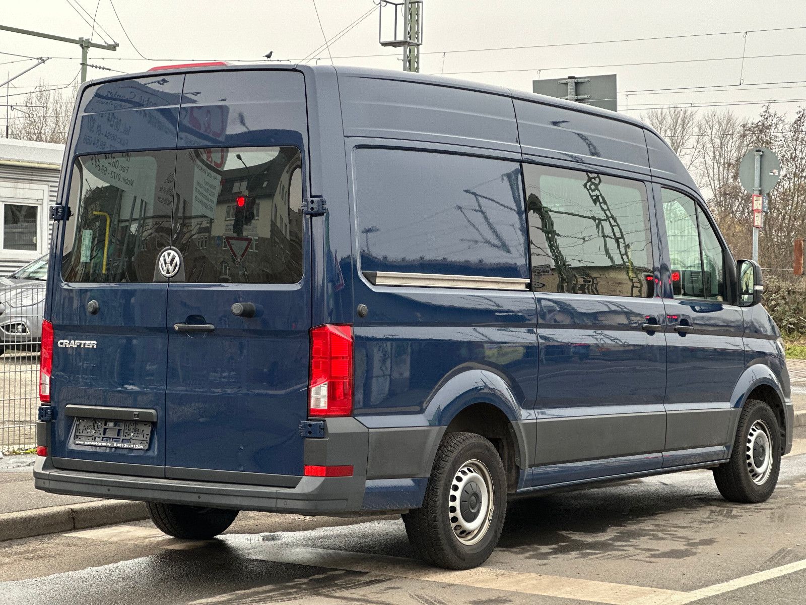 Fahrzeugabbildung Volkswagen CRAFTER KASTEN M.2021 35 MITTELLANG HOCHDACH RWD