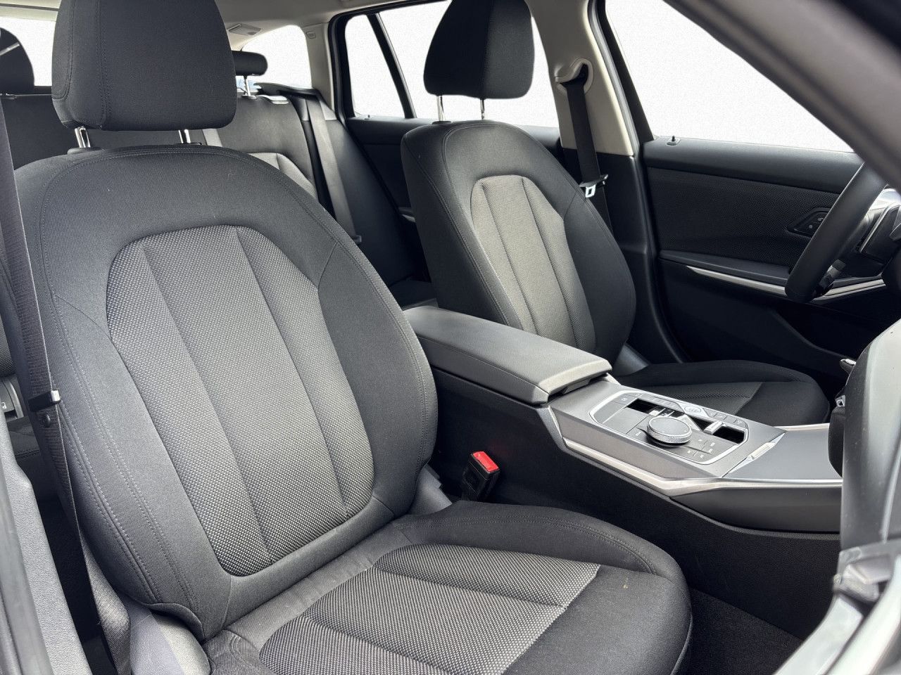 BMW 318i Touring LC+ AHK RFK DAB SHZ Leas 279,-oA foto 11