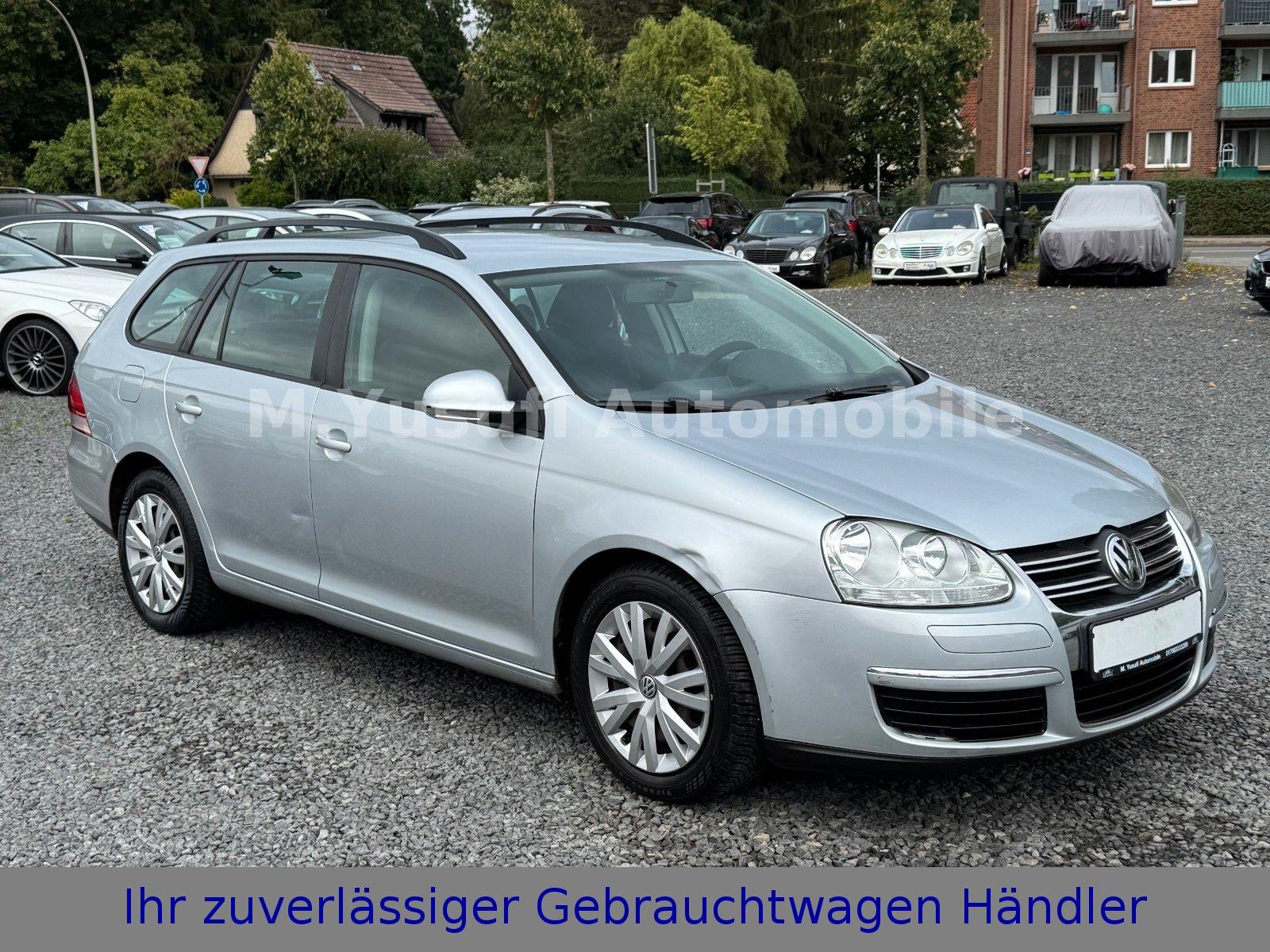 Volkswagen Golf 2009 — interior