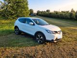 Nissan Qashqai 1.6 DIG-T 360° 360° - Nissan Qashqai mit Benzin-Antrieb: Limousine, 1.6