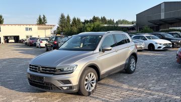 Volkswagen Tiguan - 1