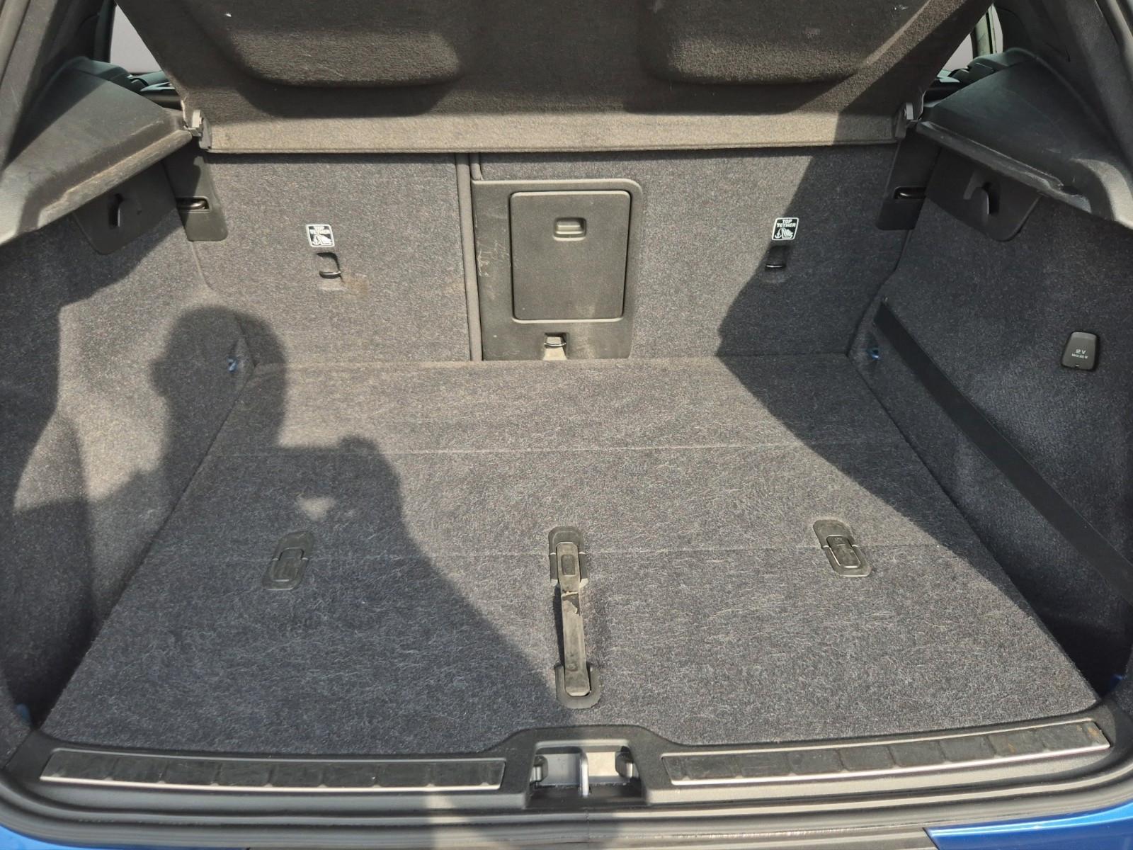 Volvo XC40 T5 R Design AWD Pano H&K Carplay