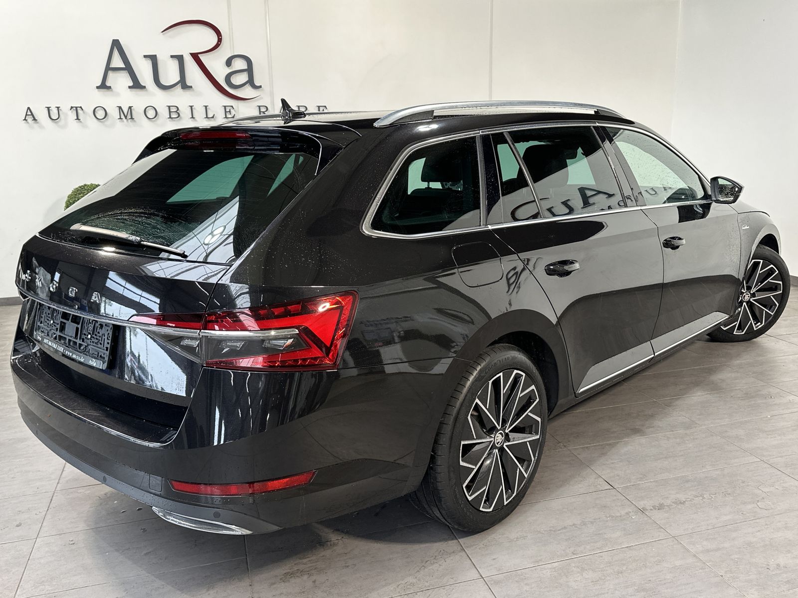 Fahrzeugabbildung SKODA Superb Combi 2.0 TDI DSG L&K NAV+LED+KAM+ACC+VC