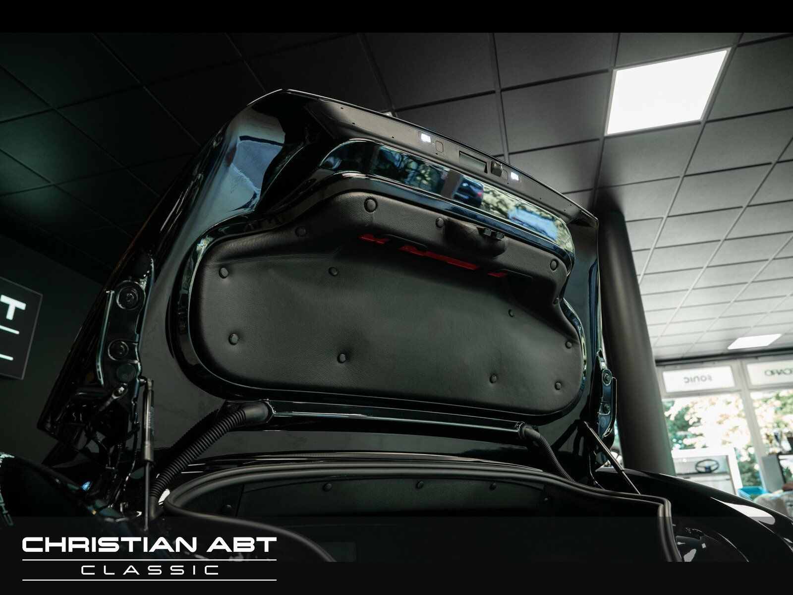 Fahrzeugabbildung BMW Estella Tender 5.7 Carbon-Kit * 1 of 1 * M40i